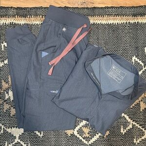 Figs Women’s “Denim” Joggers with Rafaella top